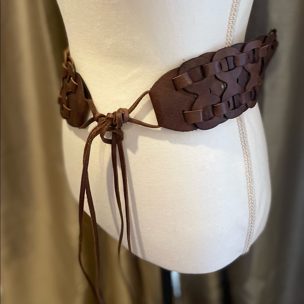 Banana Republic brown leather obi style belt.